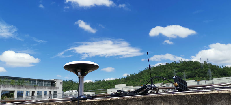 Designed with the ZED-F9P F9 RECEIVER module, the RTK high-precision GNSS receiver  RTK base station and rove TOPGNSS TOP100